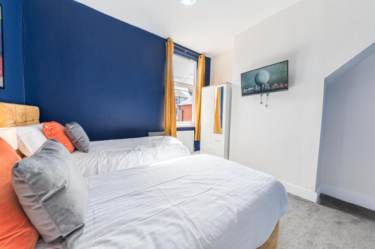 Stylish Luxury Large 4Br Kingbed Apartment Barrow-in-Furness Екстериор снимка